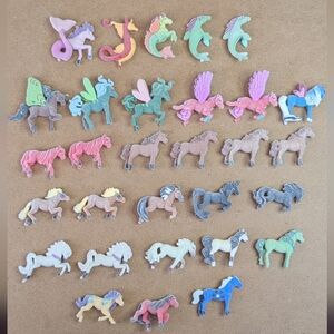 Bella Sara Miniature Flocked Horses With Stands